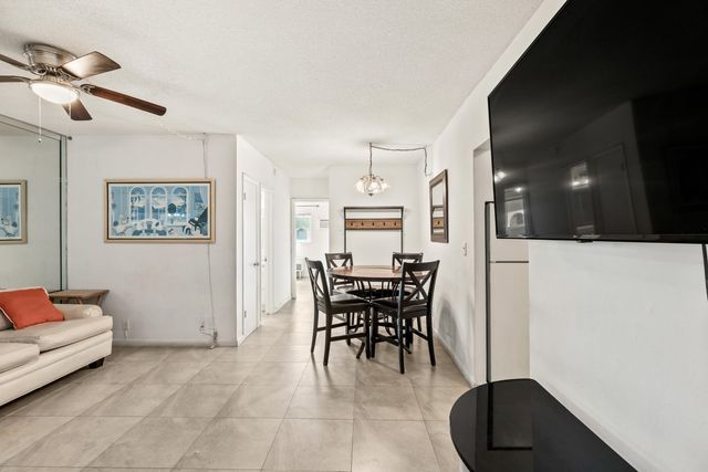 1021 NE 24th Avenue 12, Pompano Beach, FL 33062