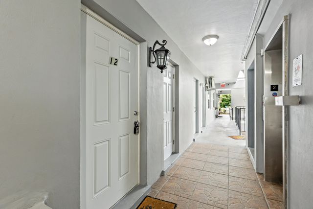 1021 NE 24th Avenue 12, Pompano Beach, FL 33062