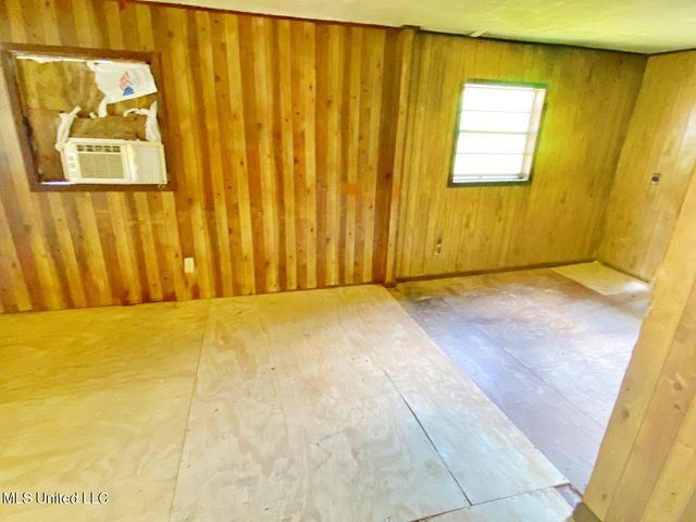 2825 Attala Road, 2207, Kosciusko, MS 39090