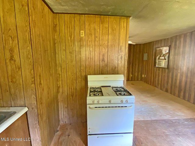 2825 Attala Road, 2207, Kosciusko, MS 39090
