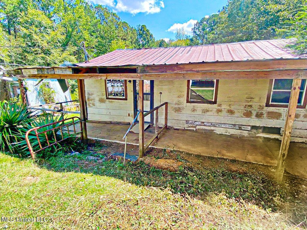 2825 Attala Road, 2207, Kosciusko, MS 39090