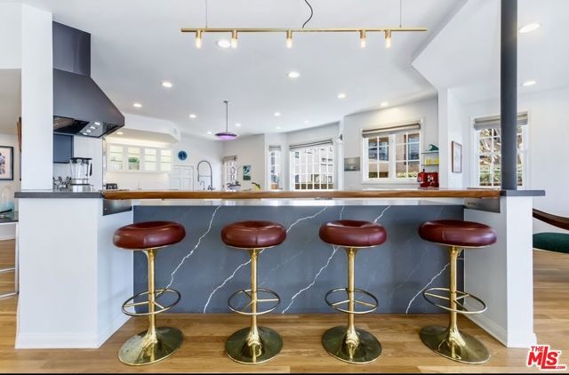 4219 Roma Court, Los Angeles, CA 90292