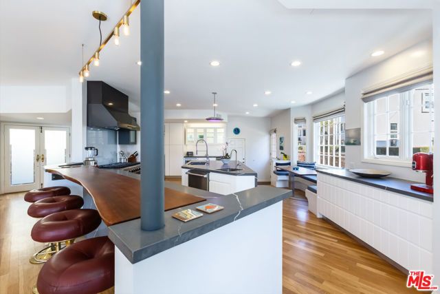 4219 Roma Court, Los Angeles, CA 90292