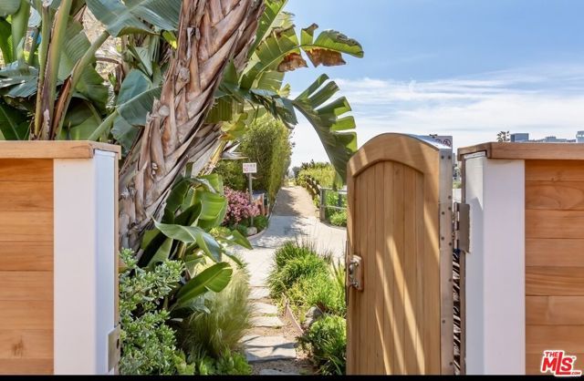 4219 Roma Court, Los Angeles, CA 90292