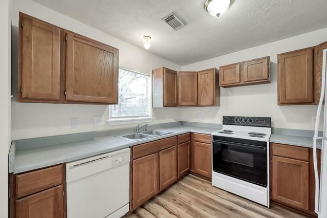 6 Forest Hollow, Trinity, TX 75862