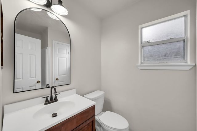 6 Forest Hollow, Trinity, TX 75862