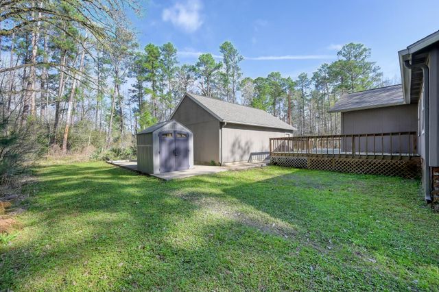 6 Forest Hollow, Trinity, TX 75862