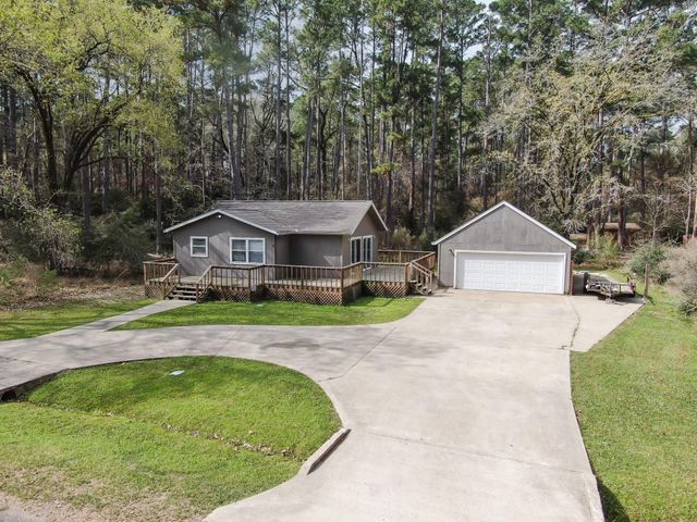 6 Forest Hollow, Trinity, TX 75862