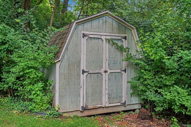 4130 Greenglade Court, South Bend, IN 46628