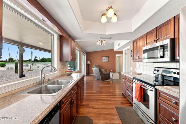 11018 W PALMERAS Drive, Sun City, AZ 85373