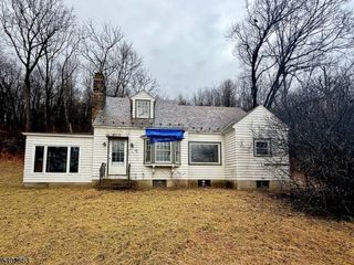 28 Dogwood Ln, Washington Twp., NJ 07882