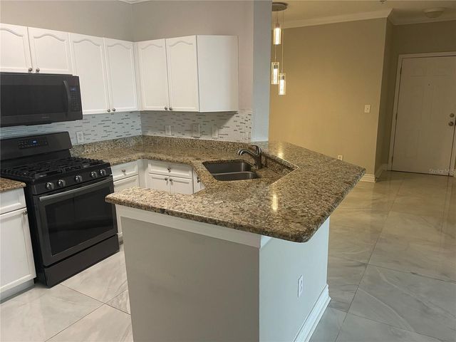 2717 VIA CIPRIANI 631B, Clearwater, FL 33764