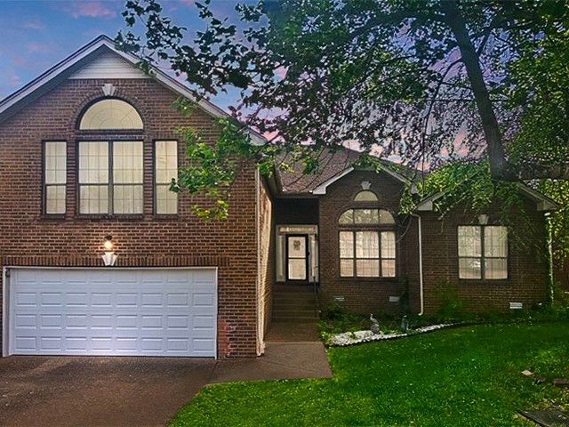 6713 Sugar Hill Dr, Nashville, TN 37211