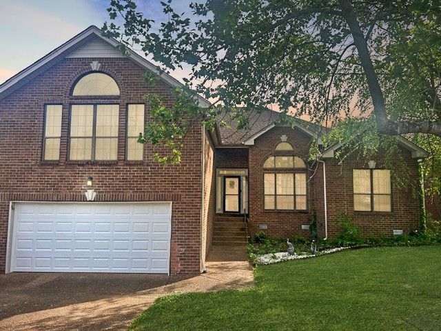 6713 Sugar Hill Dr, Nashville, TN 37211