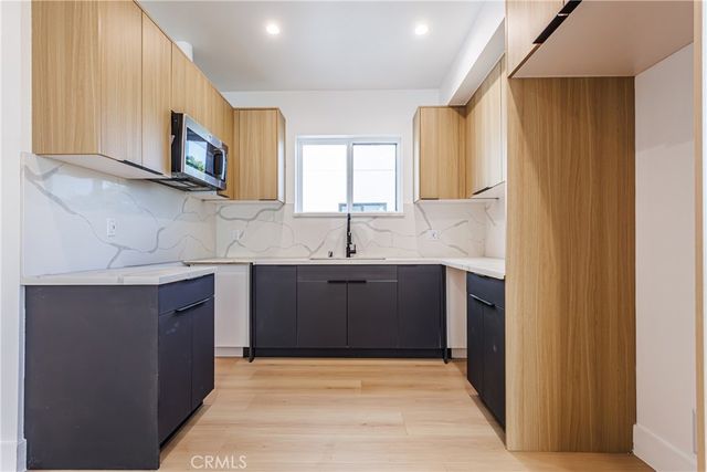 5209 W 20th Street 2, Los Angeles, CA 90016