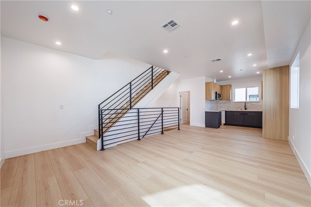 5209 W 20th Street 2, Los Angeles, CA 90016