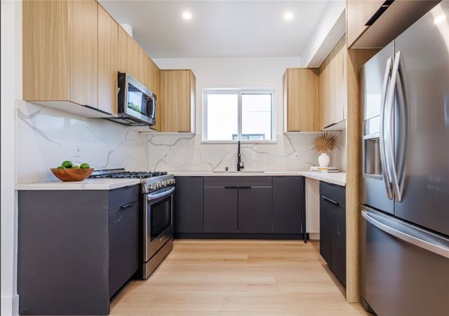 5209 W 20th Street 2, Los Angeles, CA 90016