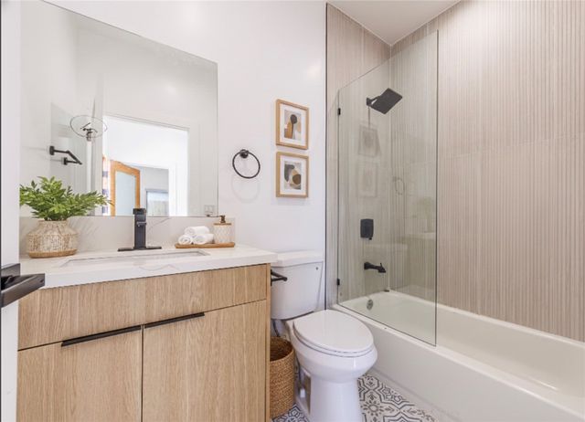 5209 W 20th Street 2, Los Angeles, CA 90016