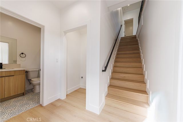 5209 W 20th Street 2, Los Angeles, CA 90016