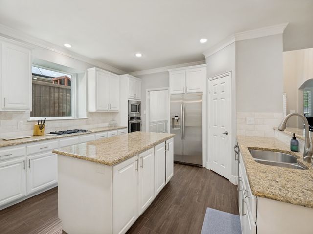 2005 Saint Pierre Drive, Carrollton, TX 75006