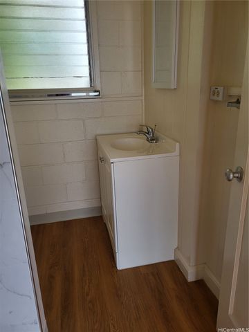 1509 Pensacola Street, Honolulu, HI 96822