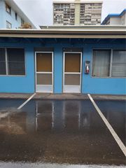1509 Pensacola Street, Honolulu, HI 96822