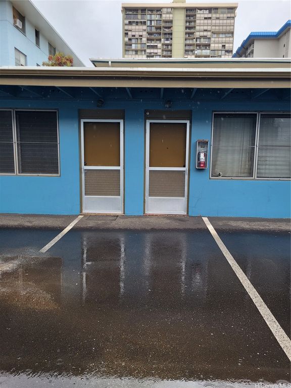1509 Pensacola Street, Honolulu, HI 96822