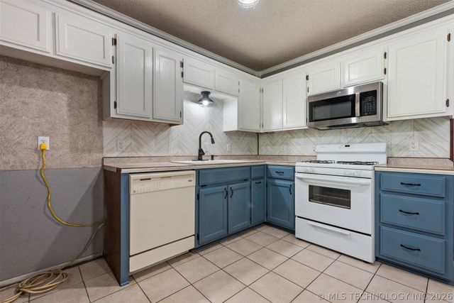 28637 E 137th Street, Coweta, OK 74429