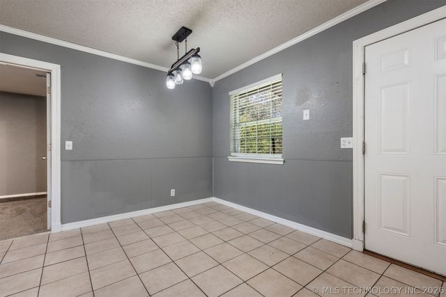 28637 E 137th Street, Coweta, OK 74429