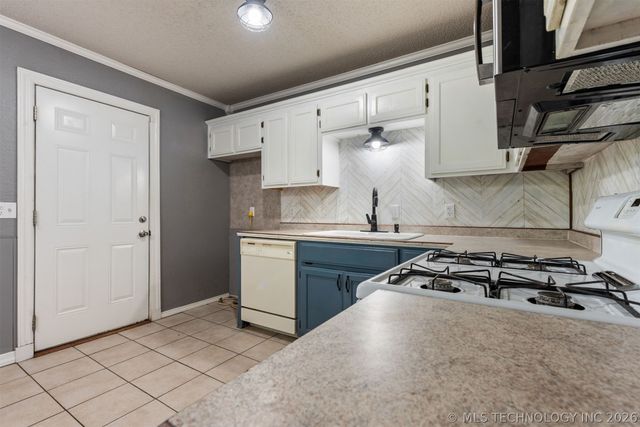 28637 E 137th Street, Coweta, OK 74429