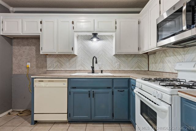 28637 E 137th Street, Coweta, OK 74429