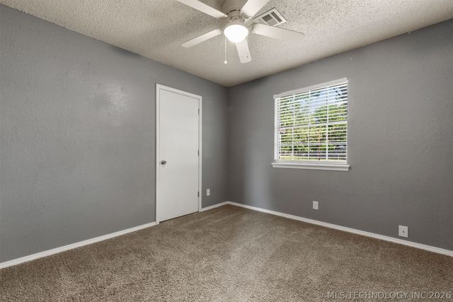 28637 E 137th Street, Coweta, OK 74429