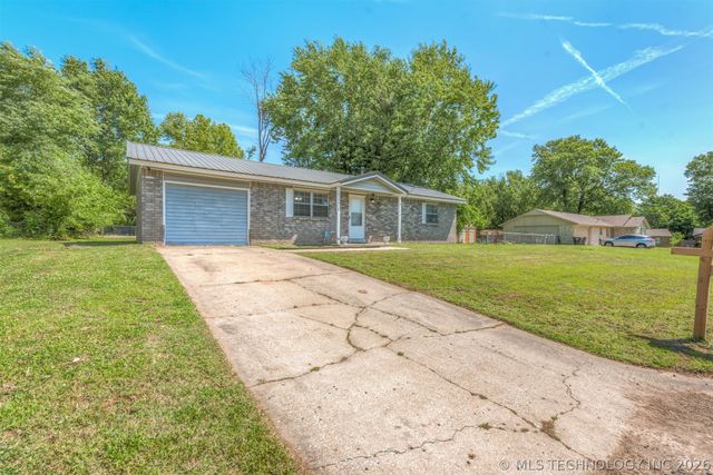 28637 E 137th Street, Coweta, OK 74429