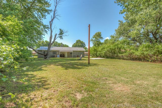 28637 E 137th Street, Coweta, OK 74429