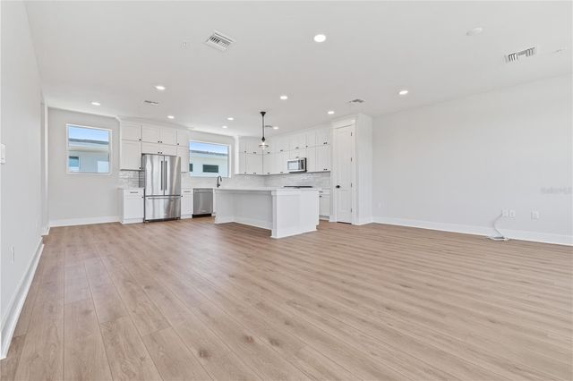 17 29TH STREET N Lot 8, St Petersburg, FL 33713