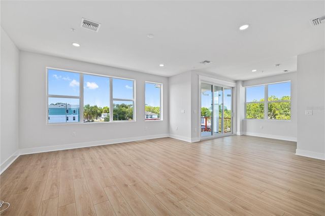 17 29TH STREET N Lot 8, St Petersburg, FL 33713
