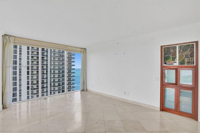 4775 Collins Ave 3007, Miami Beach, FL 33140