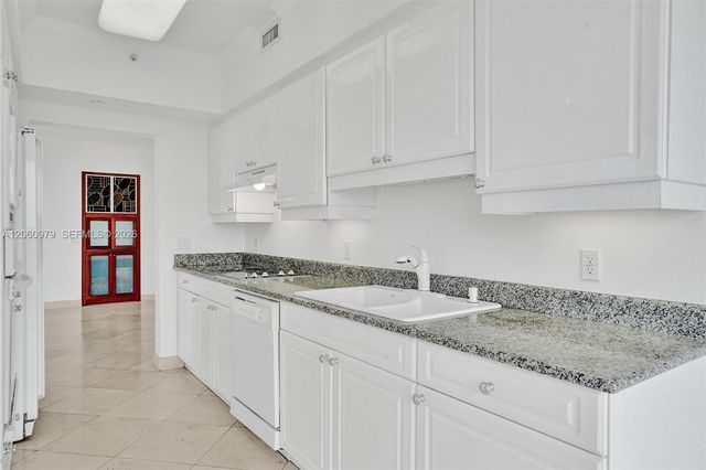 4775 Collins Ave 3007, Miami Beach, FL 33140