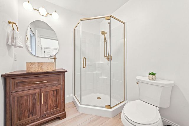55 Lucerne Dr, Andover, MA 01810