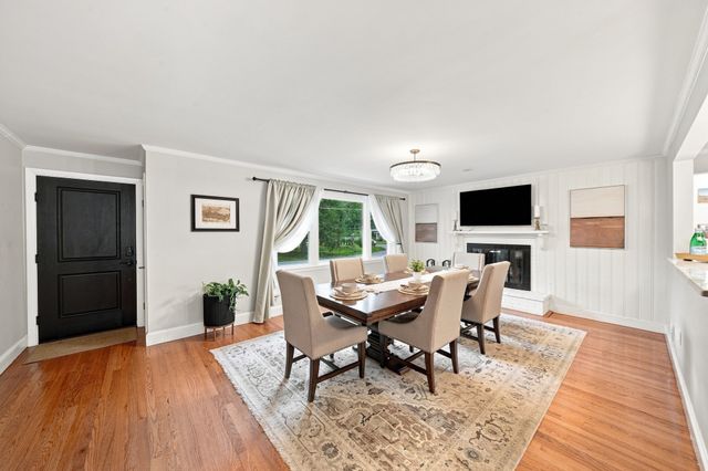 55 Lucerne Dr, Andover, MA 01810