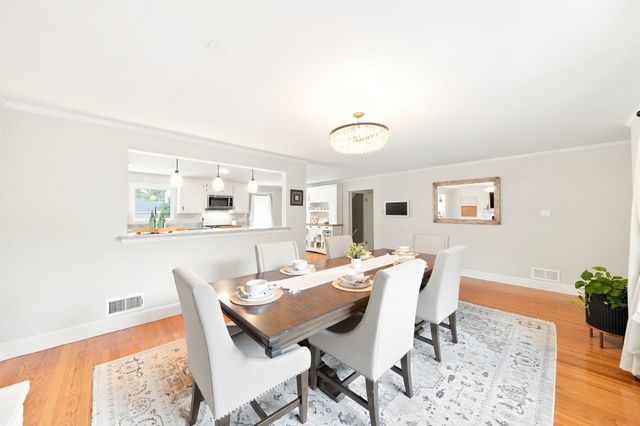 55 Lucerne Dr, Andover, MA 01810