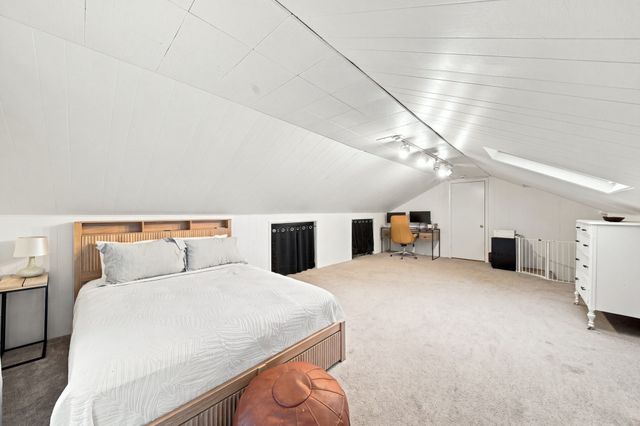 55 Lucerne Dr, Andover, MA 01810