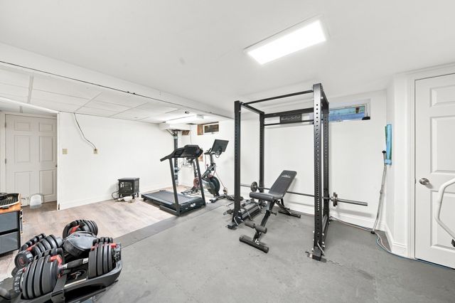 55 Lucerne Dr, Andover, MA 01810
