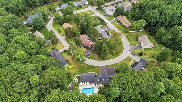 55 Lucerne Dr, Andover, MA 01810