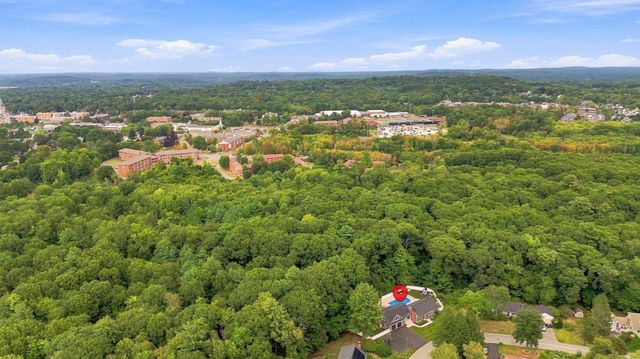 55 Lucerne Dr, Andover, MA 01810