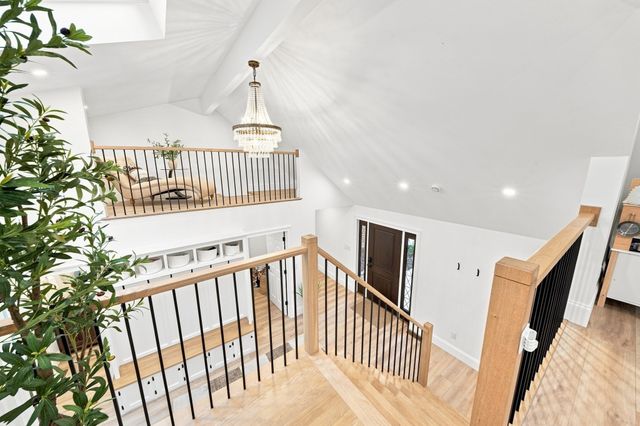 55 Lucerne Dr, Andover, MA 01810