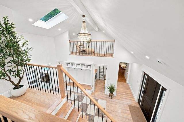 55 Lucerne Dr, Andover, MA 01810