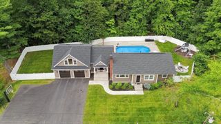 55 Lucerne Dr, Andover, MA 01810