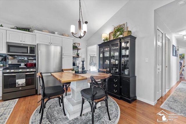 2737 5th Street, Trenton, MI 48183