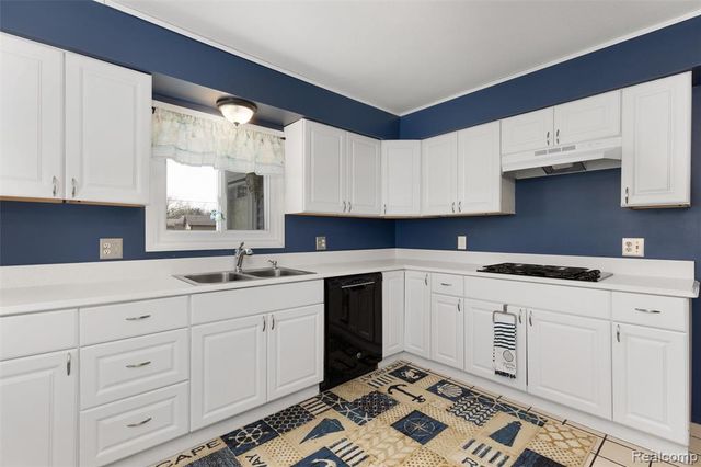 2343 Huff Place, Highland, MI 48356